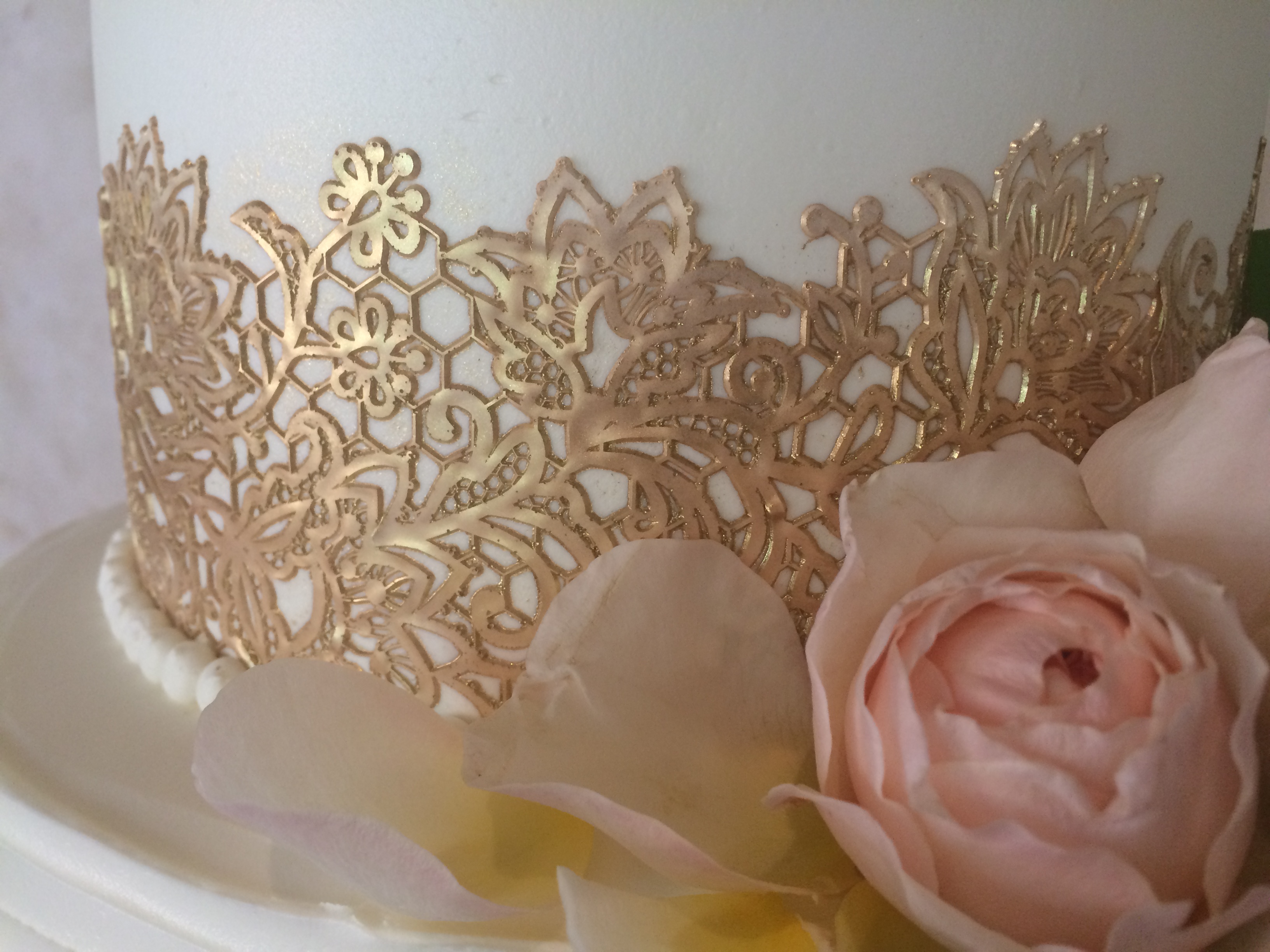 Lace Wedding Cake Applications